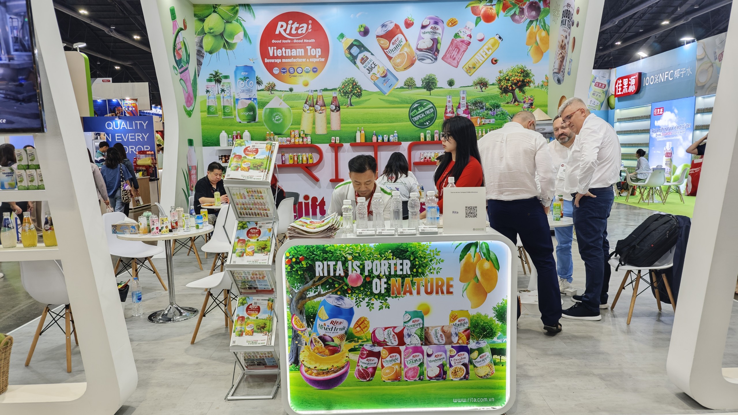 Rita booth with lot of customers at Thaifex Exhibition 2024