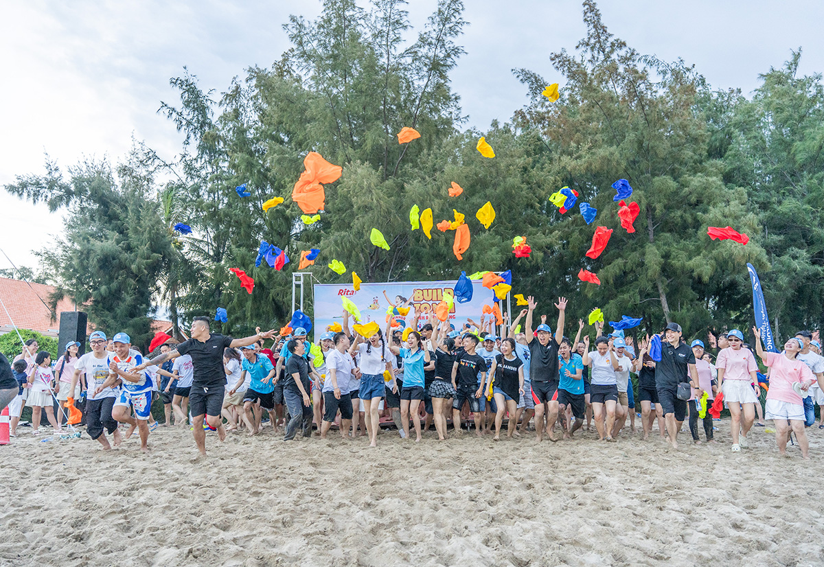 Team Building on the Beach Rita Team Building 2025 Inspires Unity and Joy in Ninh Chu Vinh Hy 11